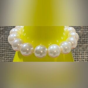 Pearl Stretch Bracelet Beige Faux Vintage see pictures for measurements